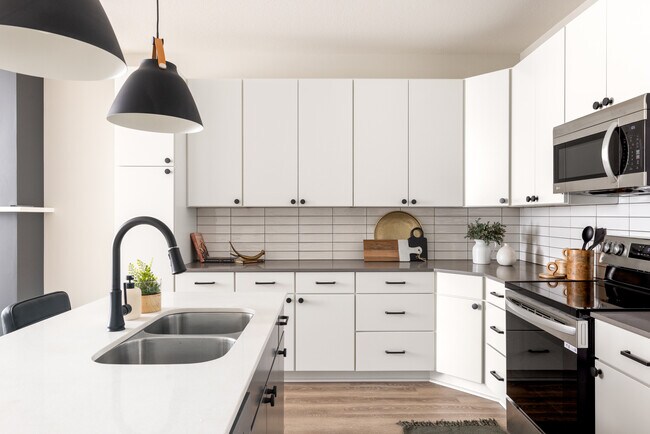 Salpicadero de azulejos - Norheim Townhomes