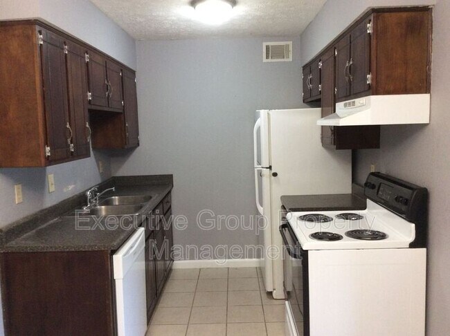 Foto del edificio - 365 Elmwood Dr