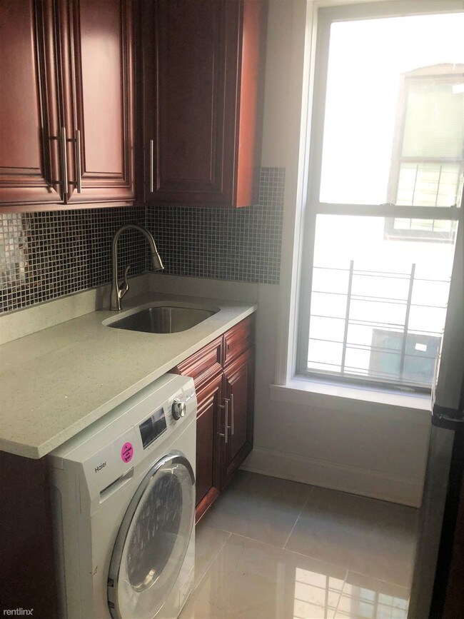 Building Photo - 514 W 136th St