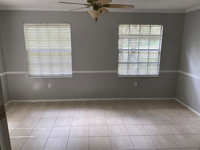 Building Photo - 3 br, 2 bath House - 584 HEATHER BRITE CIRCLE