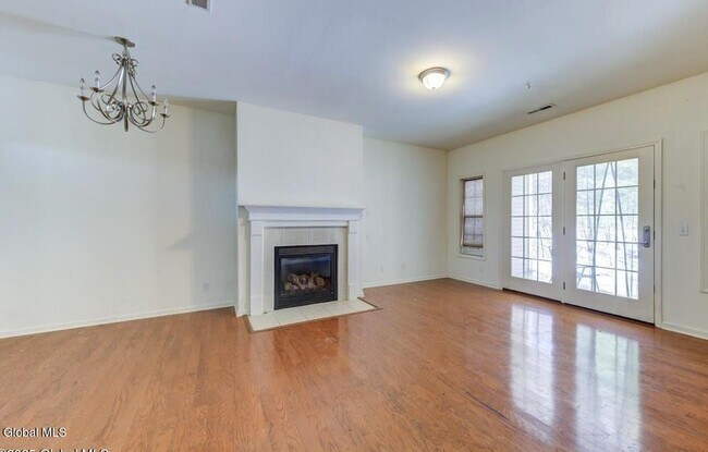 Foto del edificio - 42 Renaissance Ln