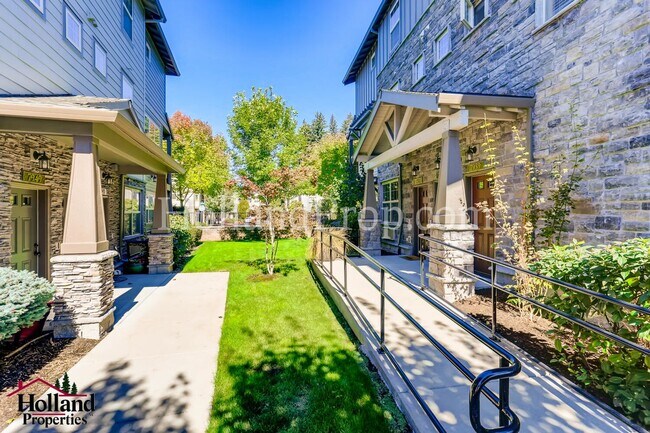 Foto del edificio - New Price, Same Great Home – Don't Miss Ou...