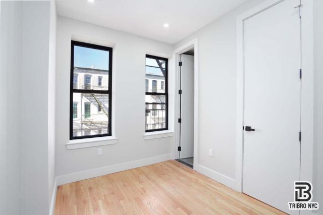 Foto del edificio - 3 bedroom in RIDGEWOOD NY 11385