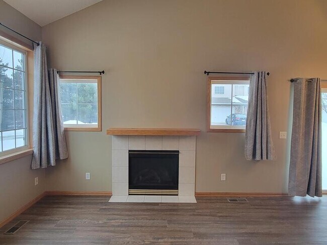 Foto del edificio - 17946 Vance Cir NW