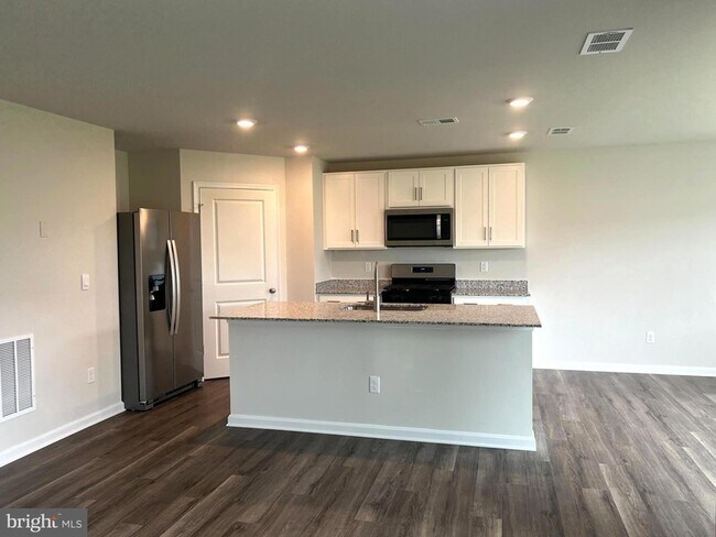 Building Photo - 164 Hamstead Dr