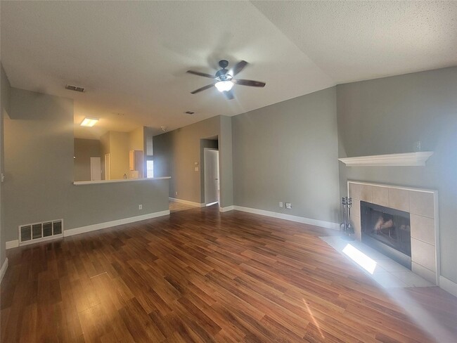 Building Photo - 829 Beaver Creek Dr