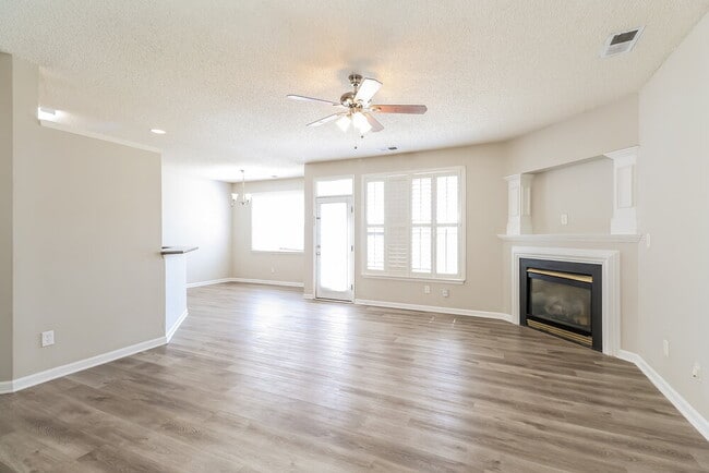 Building Photo - 5811 Briggs Dr