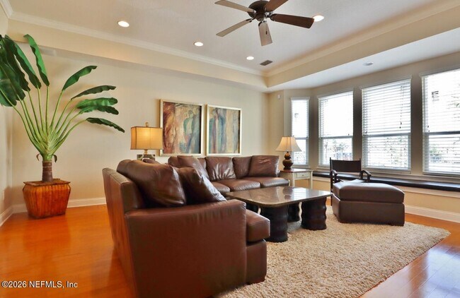 Building Photo - 1111 1st St N