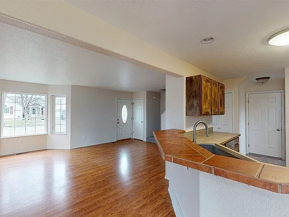 Living room - 2889 Sheffield Dr