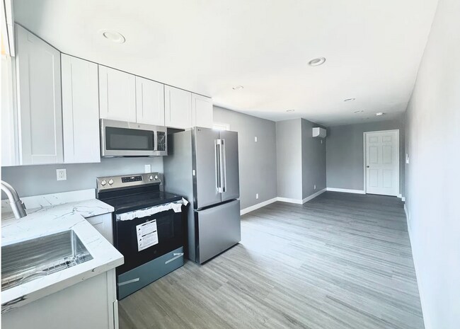 Building Photo - 5107 S Harvard Blvd