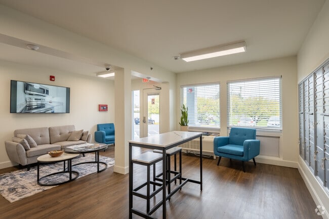 Lobby - The Heights at Gateway Park