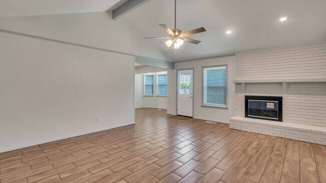 Foto del edificio - 3 Bed | 2 Bath in Broken Arrow!