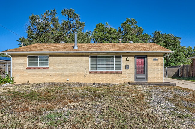 Building Photo - 2520 S Raleigh St