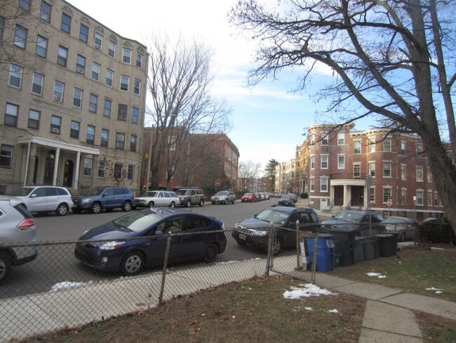 Foto del edificio - 163 Strathmore Rd