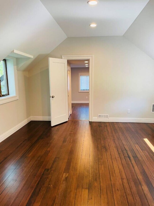 Building Photo - 91 Hegemans Ln