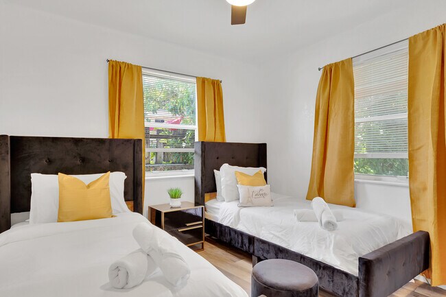 Bedroom 2 - 420 S 61st Ter