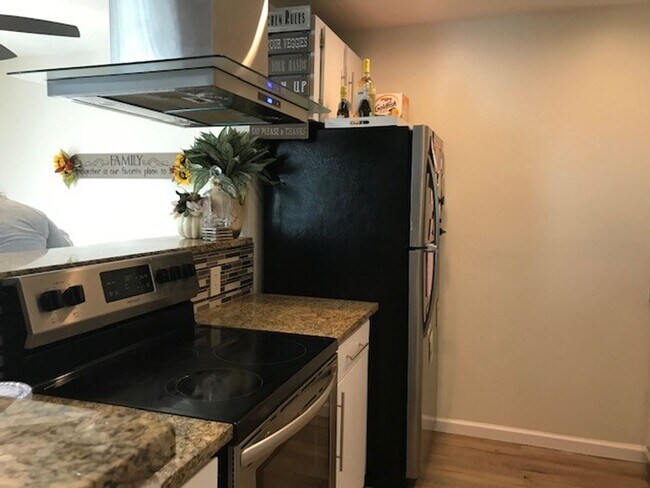 Foto del edificio - Remodeled Springwood Unit- 2 Bedrooms 1 Ba...