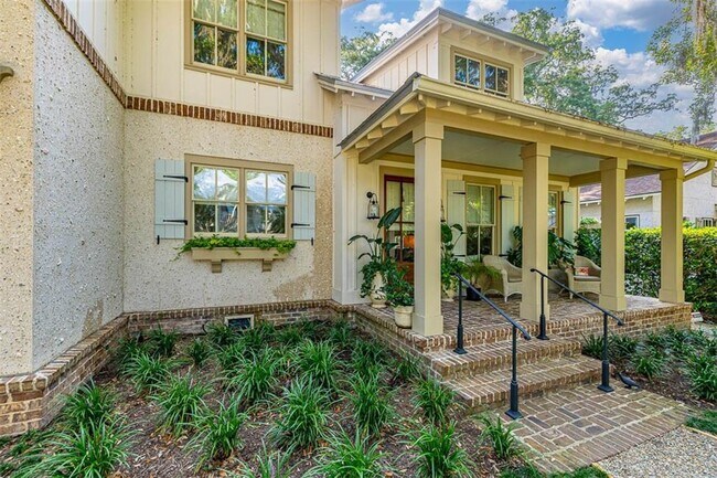Foto del edificio - 1030 Village Oaks Ln