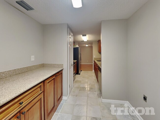 Building Photo - 18307 Oakdale Rd