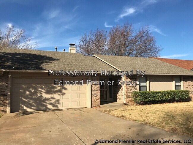 Building Photo - 1617 Magnolia Ln