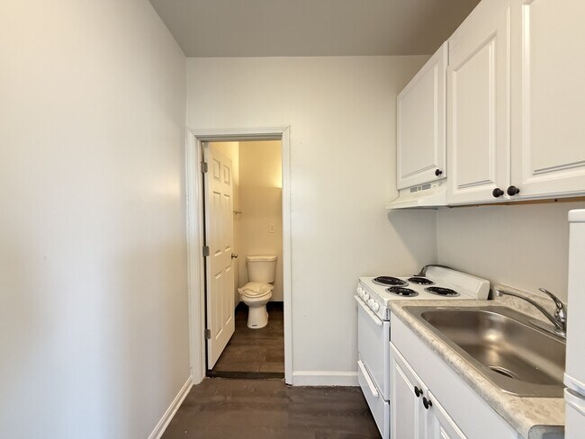 Foto del edificio - 3940 W Irving Park Rd
