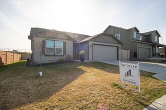 Building Photo - 590 Wheat Ridge Dr