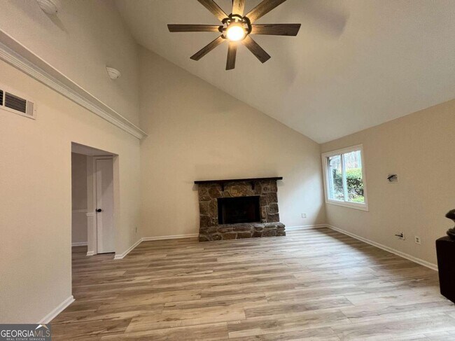 Foto del edificio - 4575 Queen Anne Ct SE