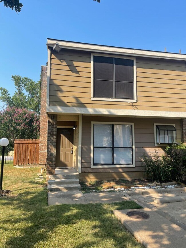 Foto del edificio - 2128 Park Willow Ln