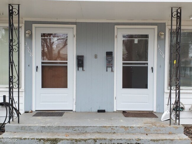 Foto del edificio - 3304 N Hutchinson Rd