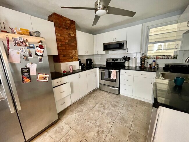 Foto del edificio - 158 Western Ave