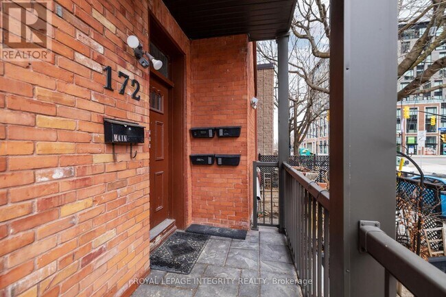 Building Photo - 172 Cobourg St