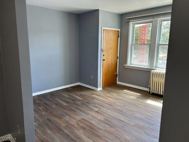 Foto del edificio - 14 Bergen Ave