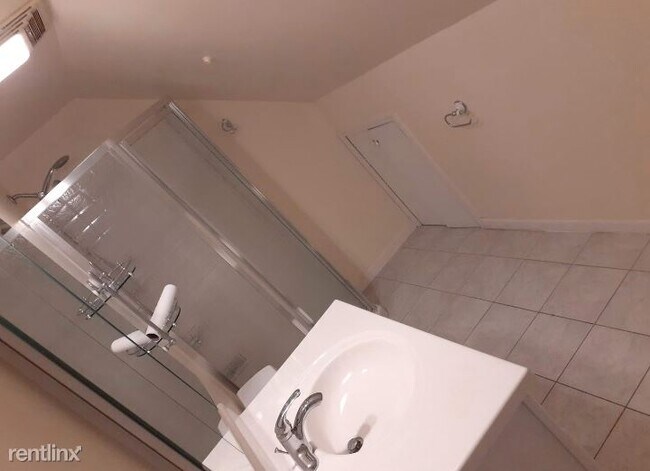 Foto del edificio - 3 br, 2 bath House - 123 Center Drive
