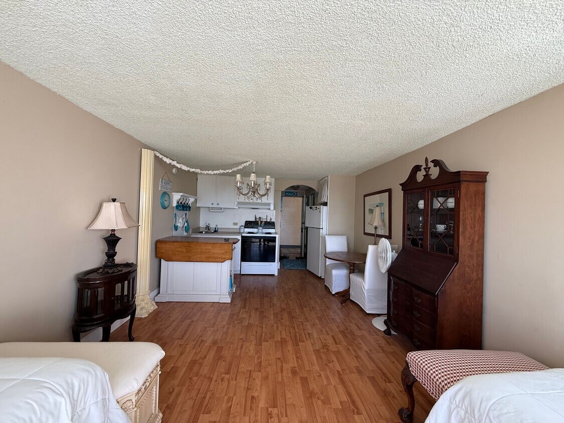 Building Photo - Makaha Surfside