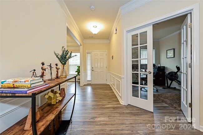 Building Photo - 7100 Brookline Pl