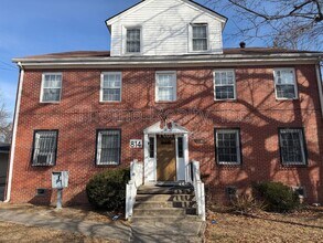 Building Photo - 814 Sunset Ave