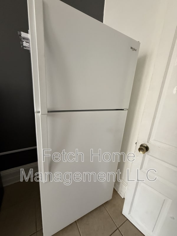 Building Photo - 106 S Pershing Ave