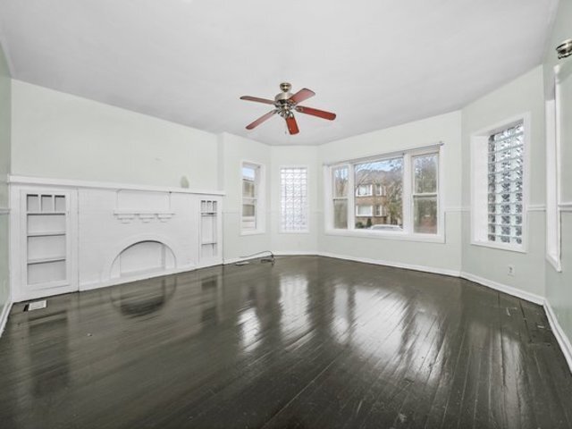 Sala de estar - 8352 S Peoria St