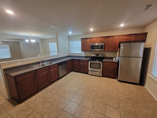 Foto del edificio - 4623 Colfax Loop