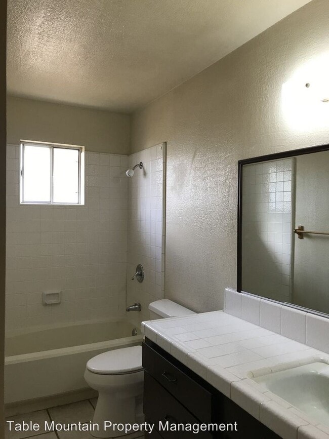 Building Photo - 2 br, 1 bath Apartment - 2092 Fogg Ave