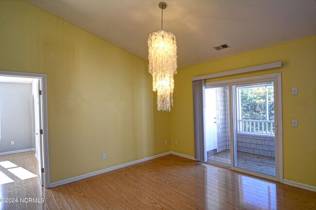 Building Photo - 633 Spencer-Farlow Dr