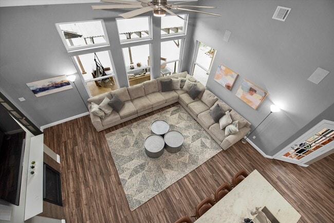 Foto del edificio - 8219 Shoregrove Dr