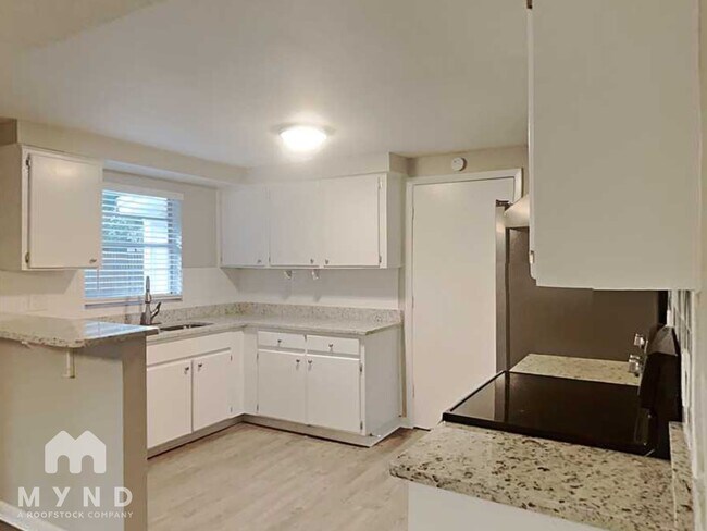 Foto del edificio - 2233 Selkirk St