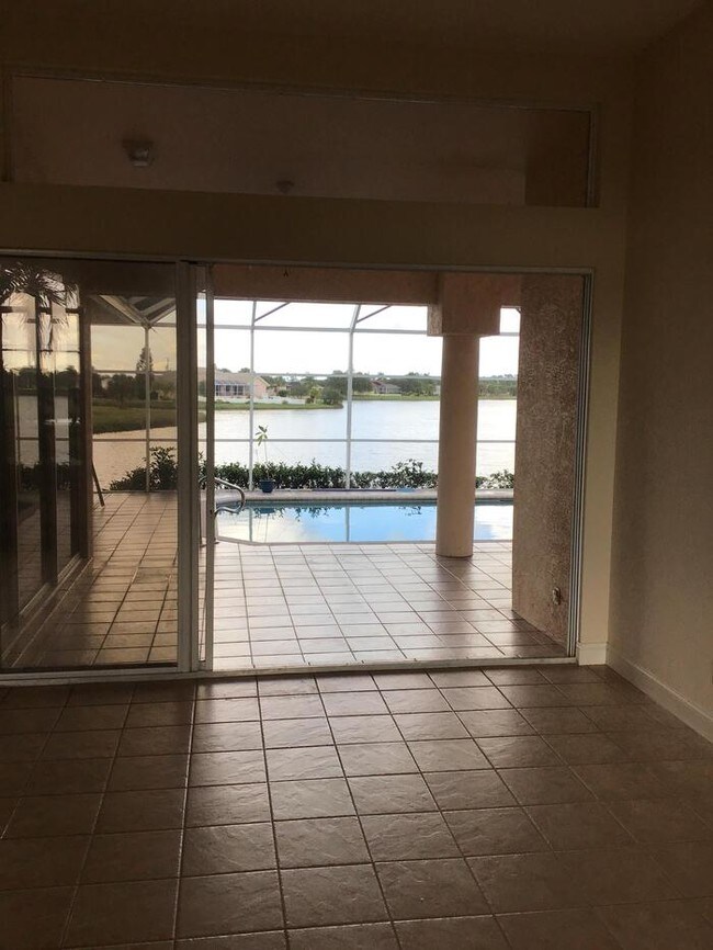 Foto del edificio - 24282 Silver Ln