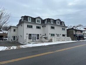 Building Photo - 234 Main St