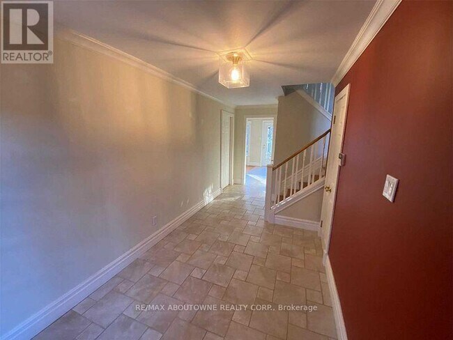 Building Photo - 1306 Hixon St
