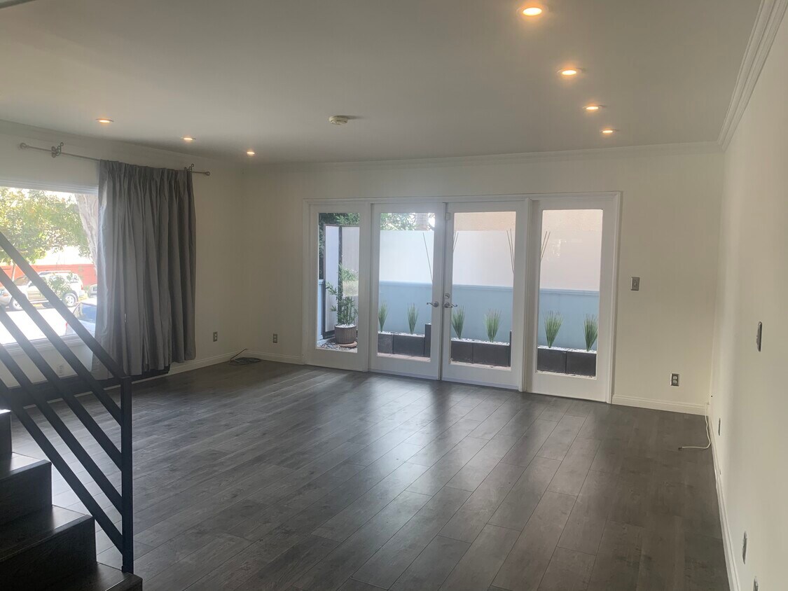 Living Room to Private Patio - 1314 16th St