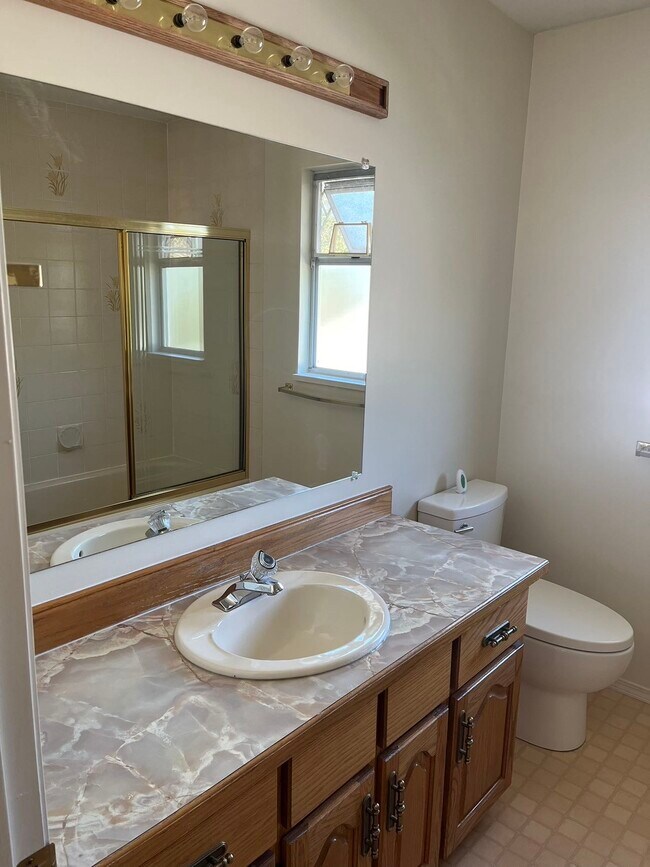 Photo du bâtiment - 16437 10 Av