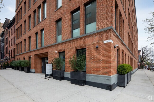 Building Photo - The Cobble Hill House