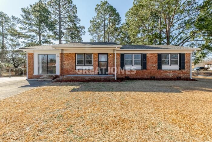 Primary Photo - 304 Glen Canyon Dr